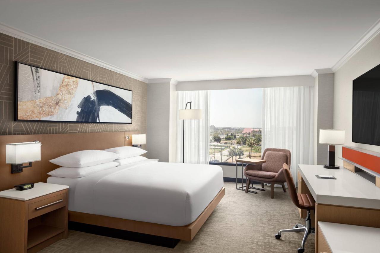 Delta Hotels By Marriott Anaheim Garden Grove Екстер'єр фото